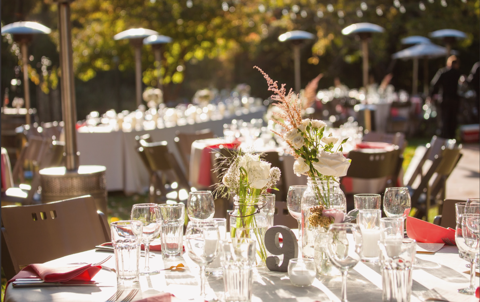 Outdoor table setting
