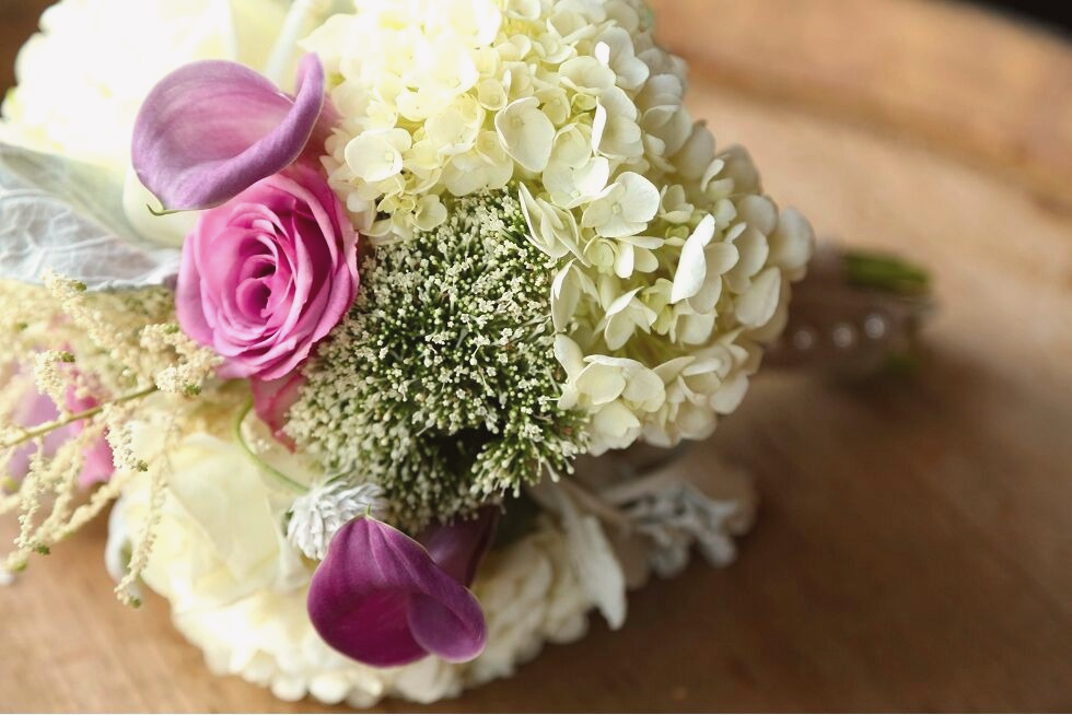 Hydrangea and pink rose bouquet