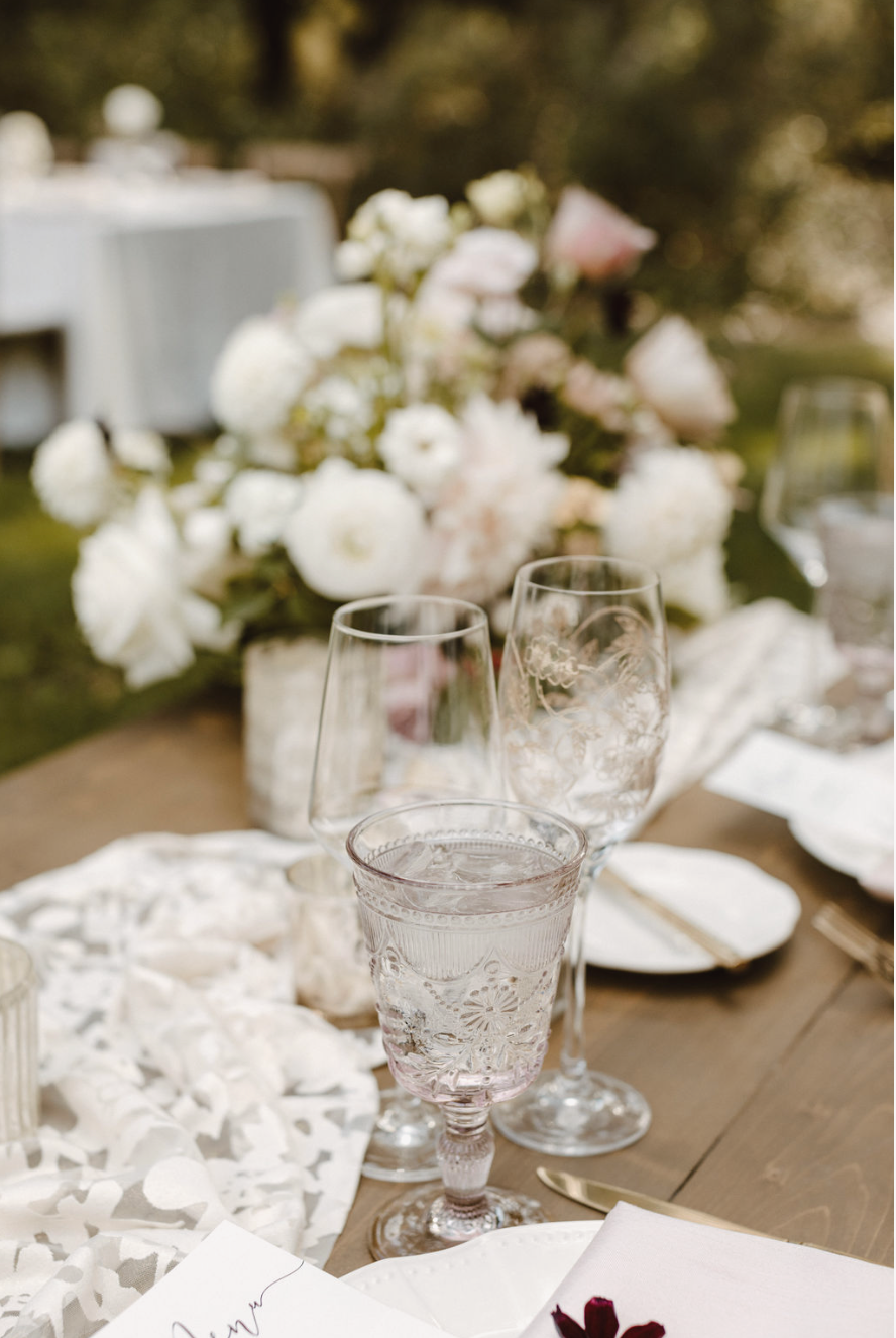 White peonies table